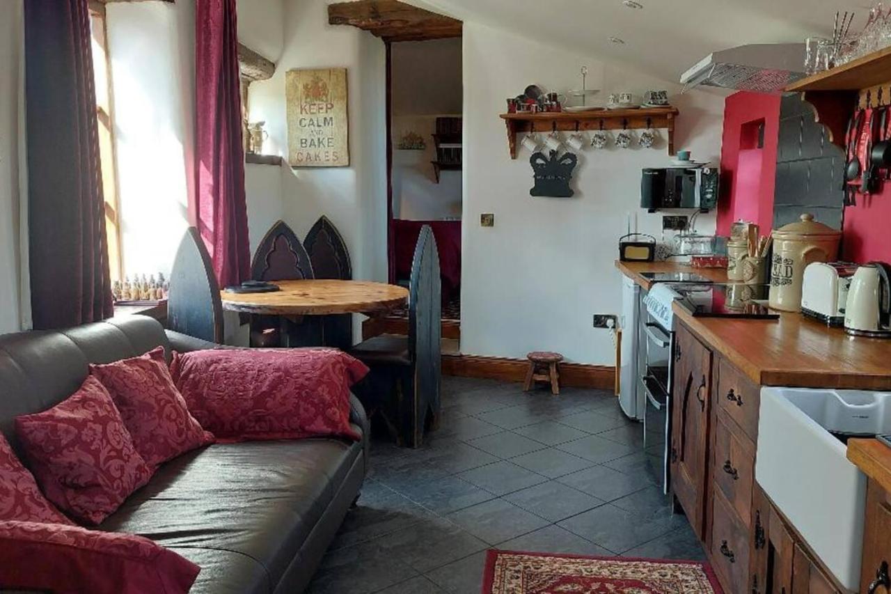 Peak District Cottage Set In 5 Acres Near Buxton Бакстон Экстерьер фото